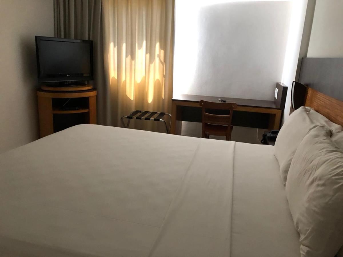 Suite Natal Plaza Luaran gambar