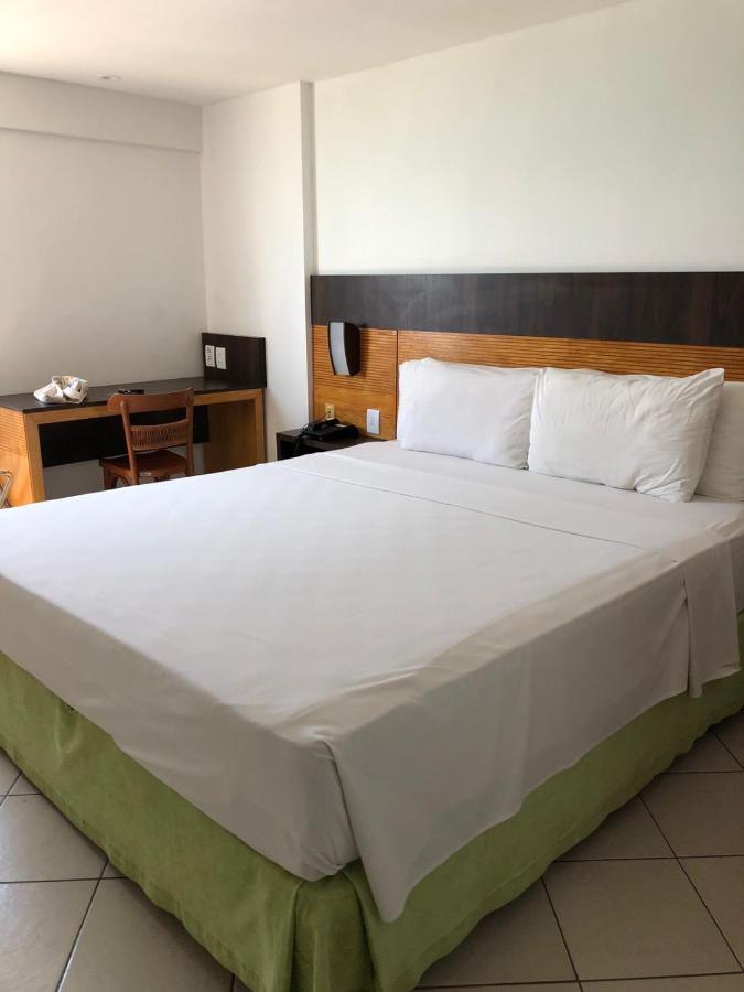 Suite Natal Plaza Luaran gambar